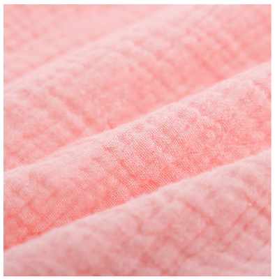 Trois couches de coton mou rose Gauze Fabric Yarn Dyed 144X114 confortable
