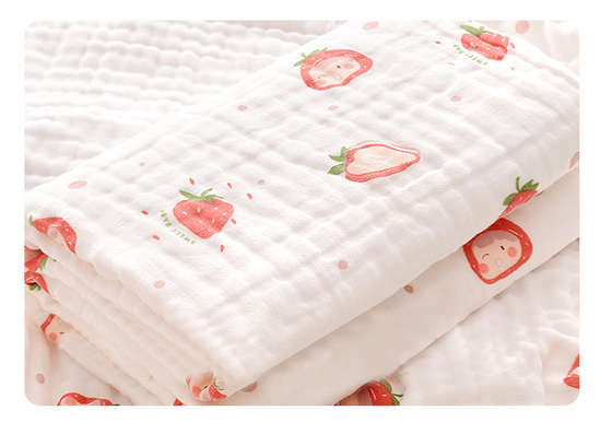 Anti modèle tissé statique de Gauze Fabric Strawberry And Flower de 6 couches