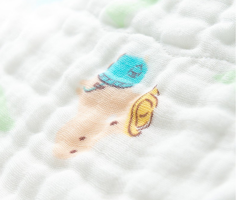 six couches de 110X110 40S ont imprimé la serviette de salive de Gauze Fabric de coton pour des bébés
