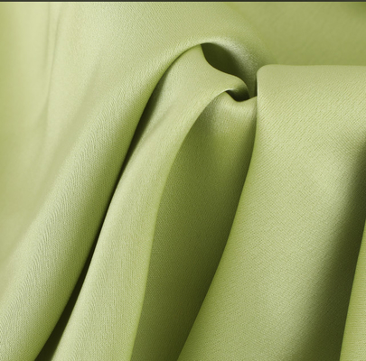 Tissu de satin à rétrécissement minimal pour les vêtements Matériau doux et confortable