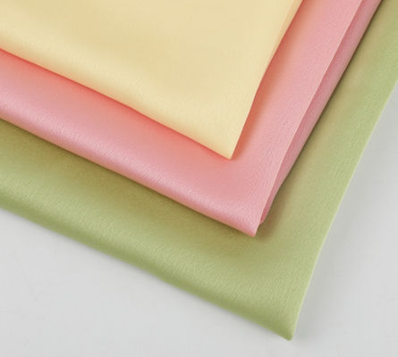 Vêtements en satin brillant en polyester