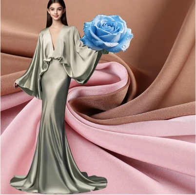 Fabrique en satin de polyester à 100% 185 grammes, apparence en soie, pantalon, jupe, blouse et robe.