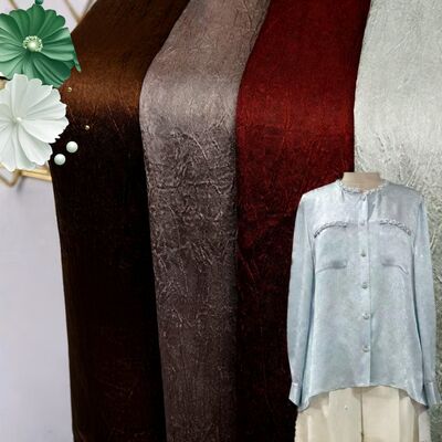 110GSM Tissu satiné à crêpes - Polyester léger, comme la soie, avec une texture à crêpes pour des robes élégantes