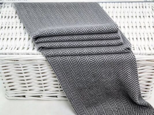 225 GSM Herringbone 50% Vêtement en laine Tissue