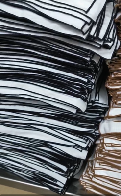 70% de fibres de bambou de qualité supérieure et 30% de coton peigné en double gaze avec 40S de fil fin et 100 GSM pour une douceur luxueuse