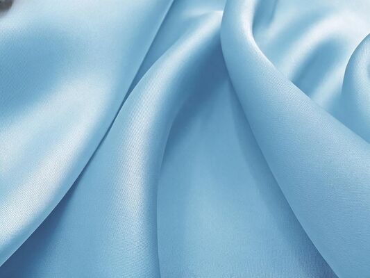 Tissu microfibre premium 140 g/m² avec haute résistance aux plis et largeur de 150 cm pour chemises de luxe
