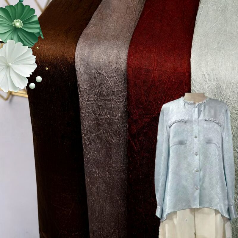 110GSM Tissu satiné à crêpes - Polyester léger, comme la soie, avec une texture à crêpes pour des robes élégantes