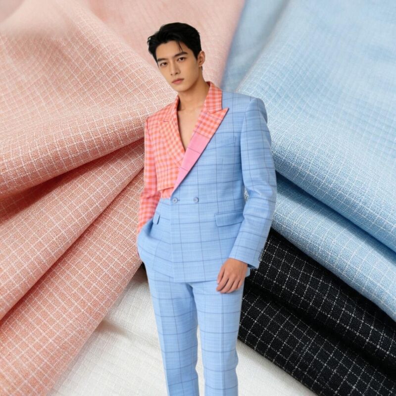 Tissu de costume à carreaux 195 g/m² teint dans la masse, composé de 68 % polyester, 30 % rayonne et 2 % élasthanne, pour uniformes